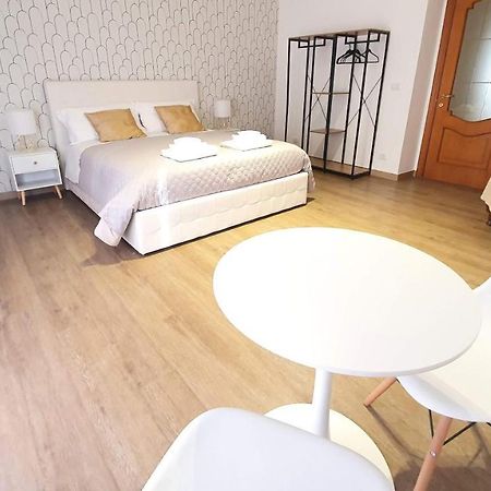 Twin Room Apulia Accommodation - Bari Policlinico Екстериор снимка