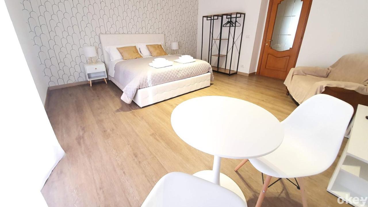 Twin Room Apulia Accommodation - Bari Policlinico Екстериор снимка